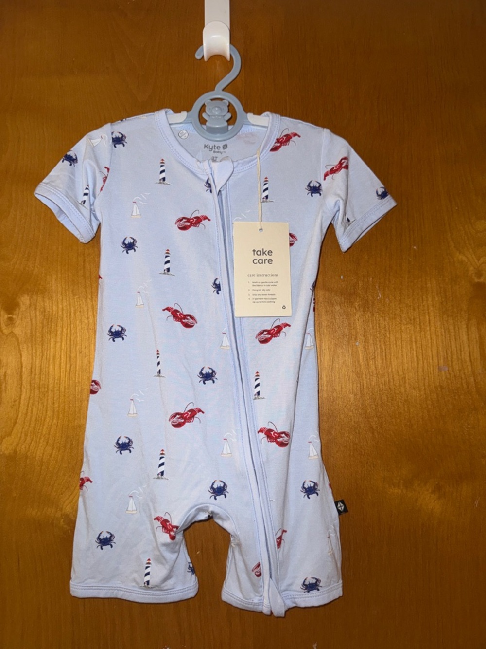 Kyte BABY Light Blue Nautical Zip Romper with Crabs & Lighthouses. NWT size 2T.
